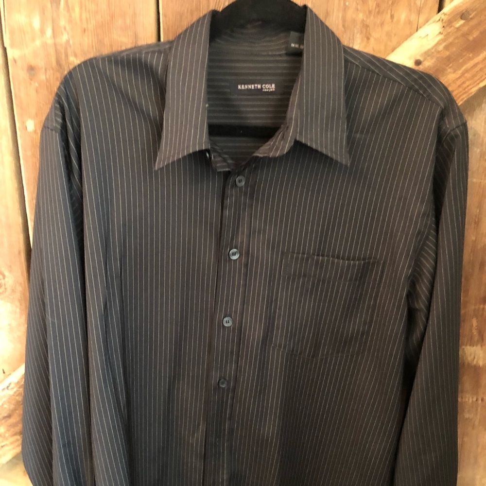 Men’s large KENNETH COLE pinstripe dress shirt